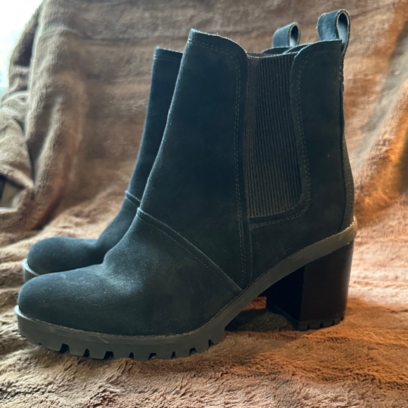 UGG Women's Black Ankle Booties - Picture 13 of 13